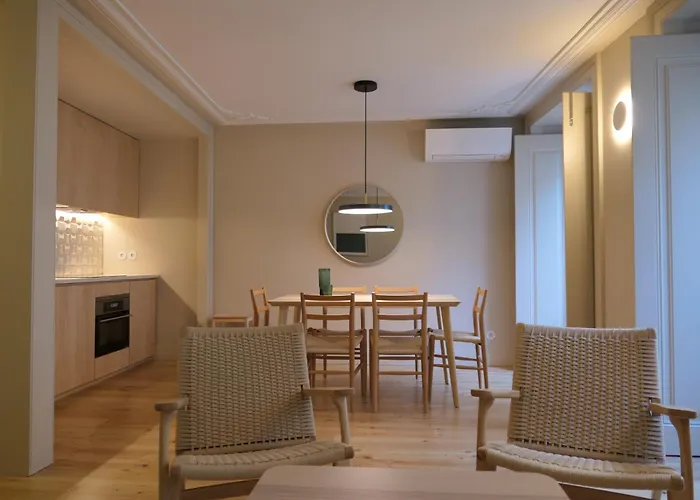 Casas Na Portuguesa - Bica Chiado
