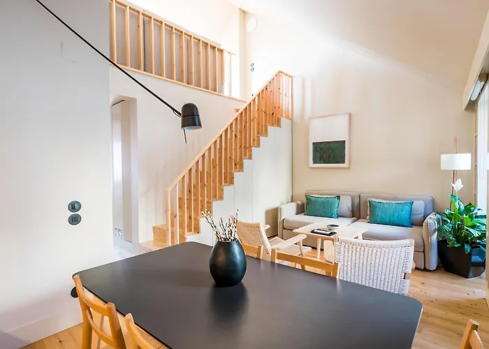Casas Na Portuguesa - Bica Chiado